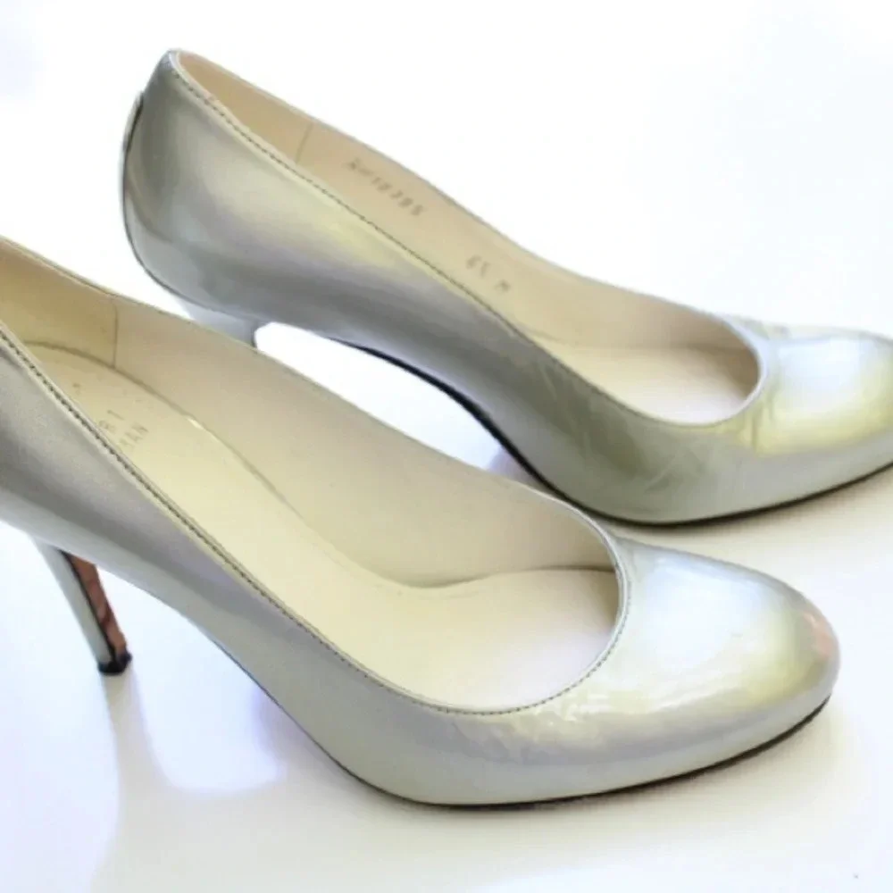 Stuart Weitzman pumps